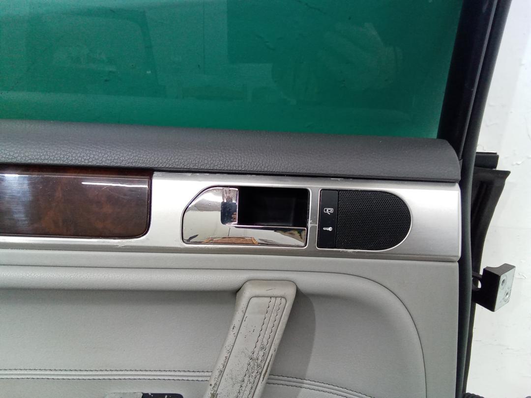 ручка внутренняя задняя левая Volkswagen Touareg 1 поколение 2004 - фото №1