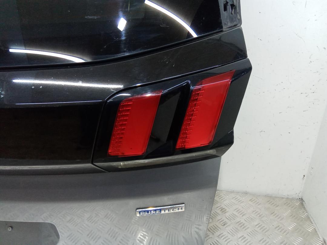 фонарь крышки багажника правый Peugeot 3008 2 поколение 2017 - фото №1