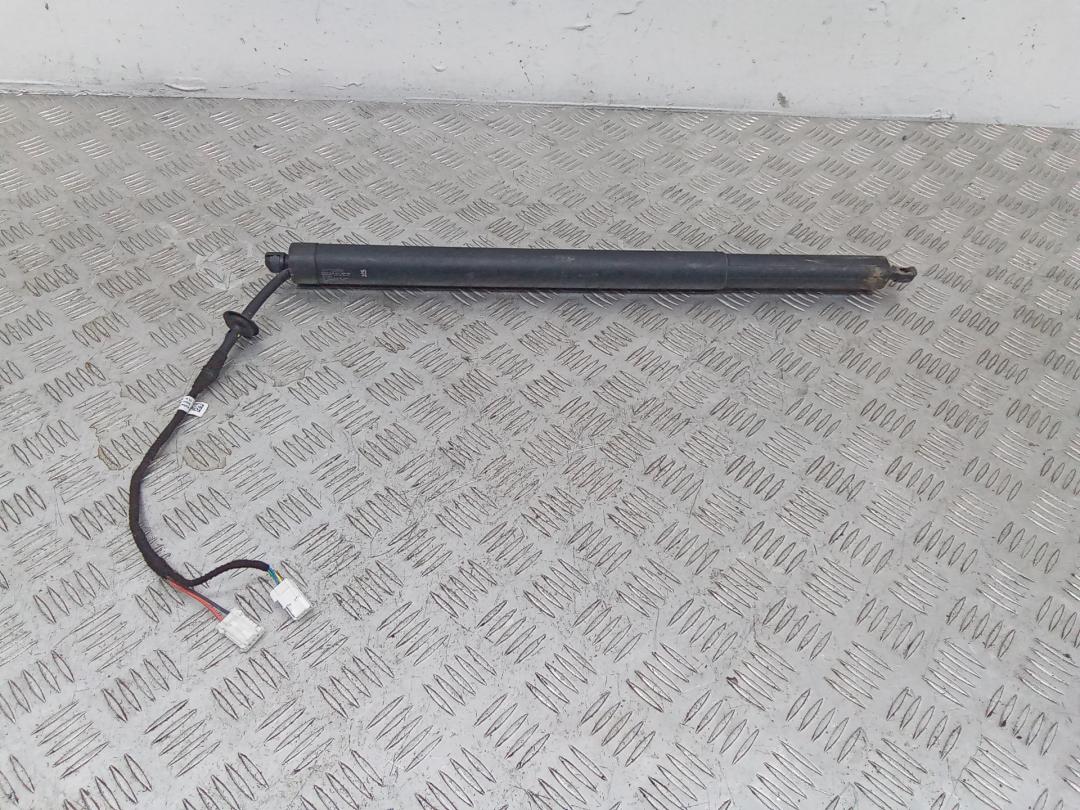 амортизатор крышки багажника (3-5 двери) Peugeot 3008 2 поколение 2017, 9809682280 - фото №1