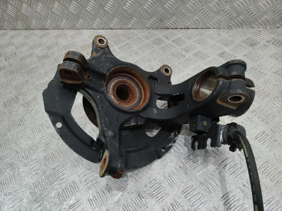 кулак поворотный правый Renault Megane 4 поколение 2018 - фото №1