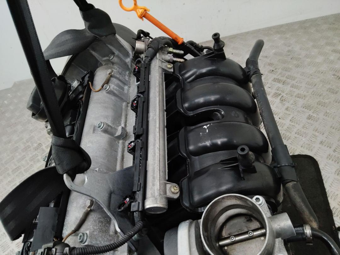 топливная рампа Volkswagen Golf 4 поколение 2002, 1.6 л., AZD, бензин, МКПП - фото №1