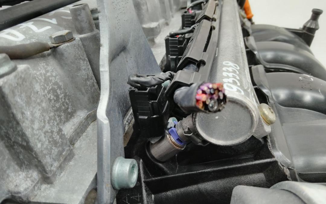 форсунка Volkswagen Golf 4 поколение 2002, 1.6 л., AZD, бензин, МКПП - фото №1