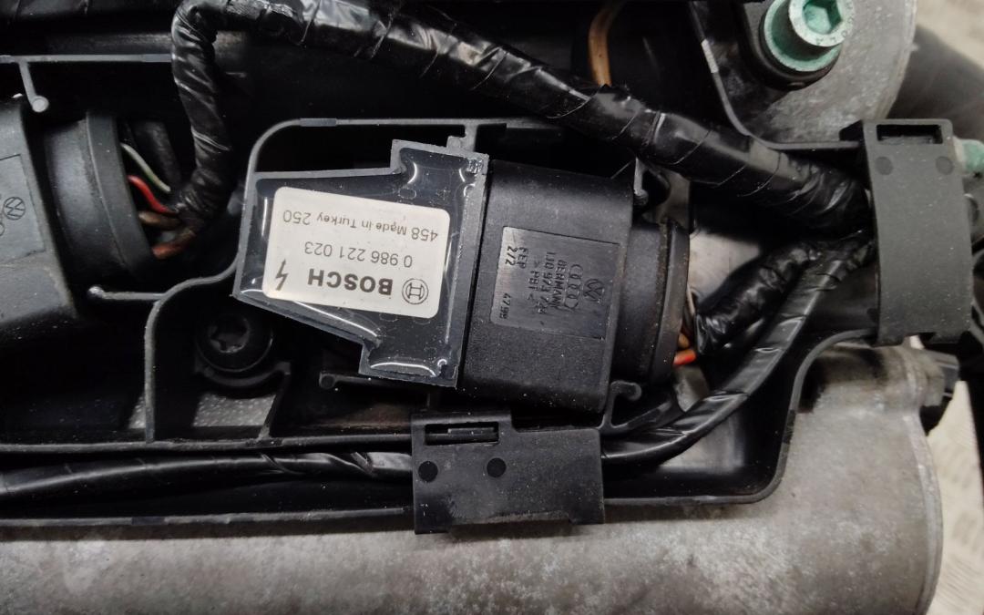 катушка зажигания Volkswagen Golf 4 поколение 2002, 1.6 л., AZD, бензин, МКПП, 0986221023 - фото №1