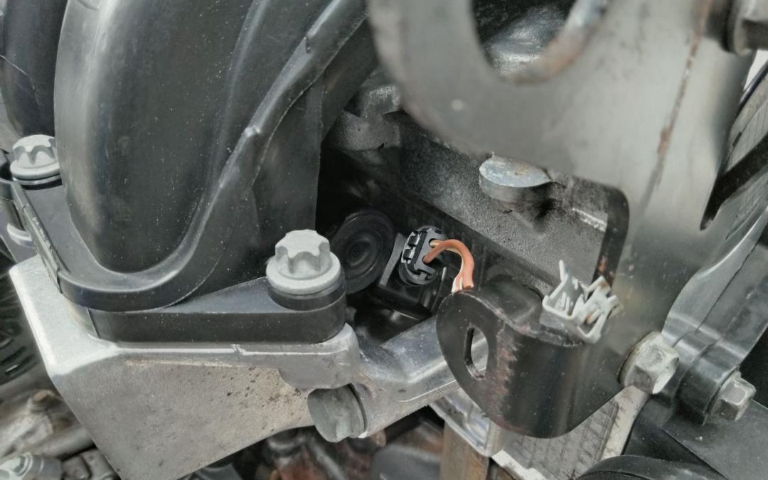 форсунка Renault Modus 1 поколение 2006, 1.6 л., K4M 790, бензин - фото №1