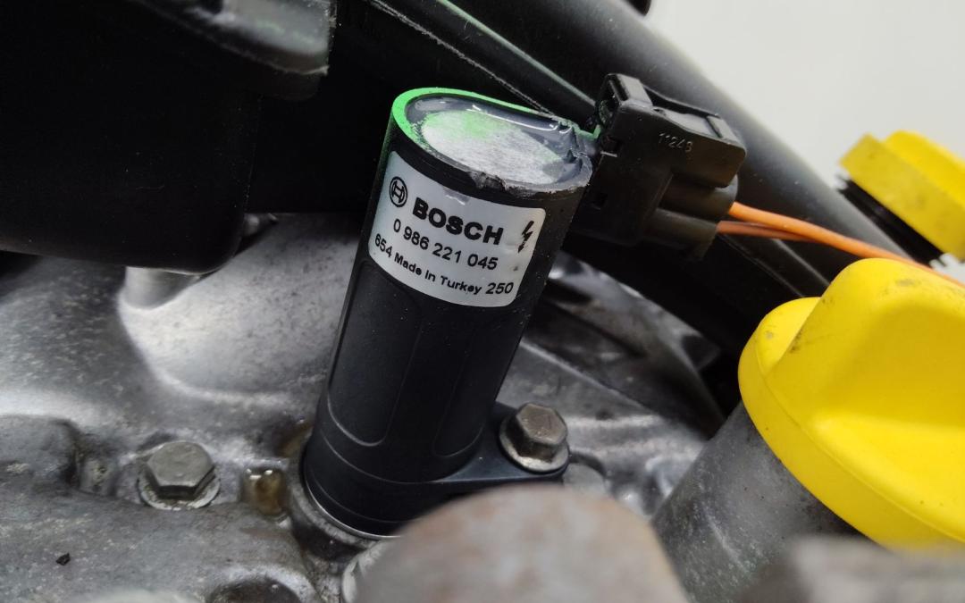 катушка зажигания Renault Modus 1 поколение 2006, 1.6 л., K4M 790, бензин, 0986221045 - фото №1