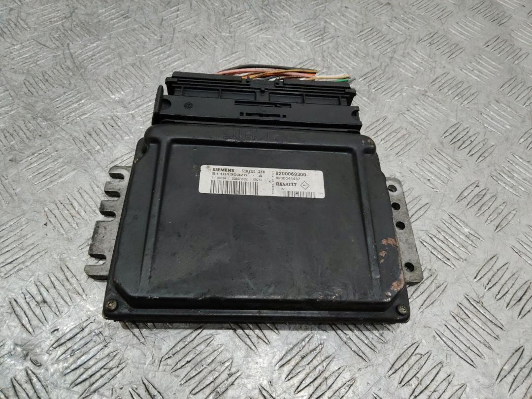 блок управления двигателем Renault Kangoo 1 поколение 2000, 1.4 л., E7J 634, бензин, 8200069300 - фото №1