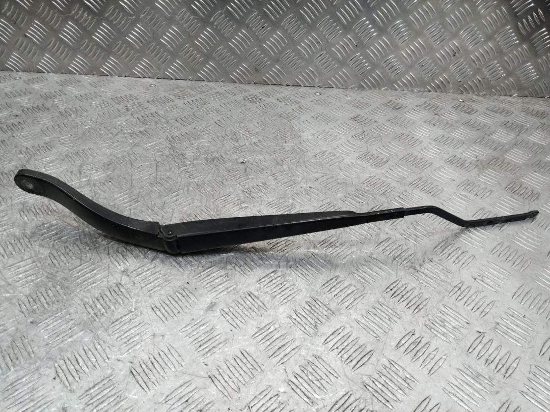 щеткодержатель (поводок стеклоочистителя, дворник) Renault Megane 4 поколение 2018, 288819391R - фото №1