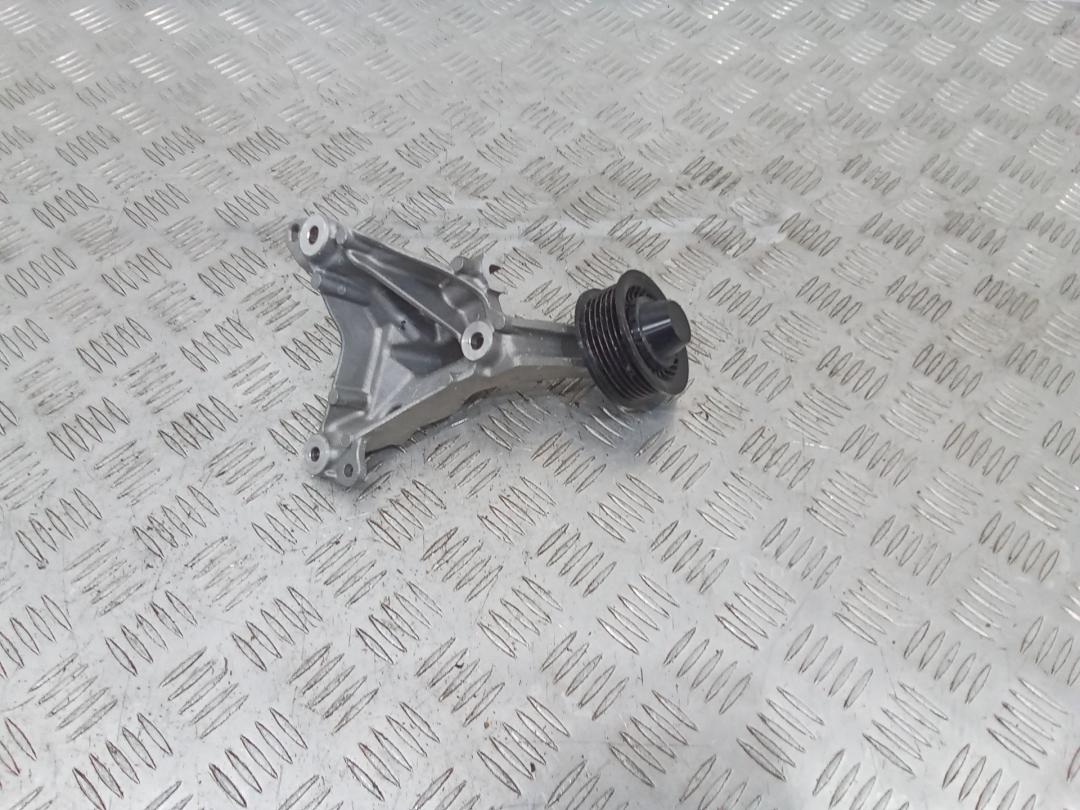 кронштейн генератора Renault Captur 2 поколение 2022, 117106794R - фото №1