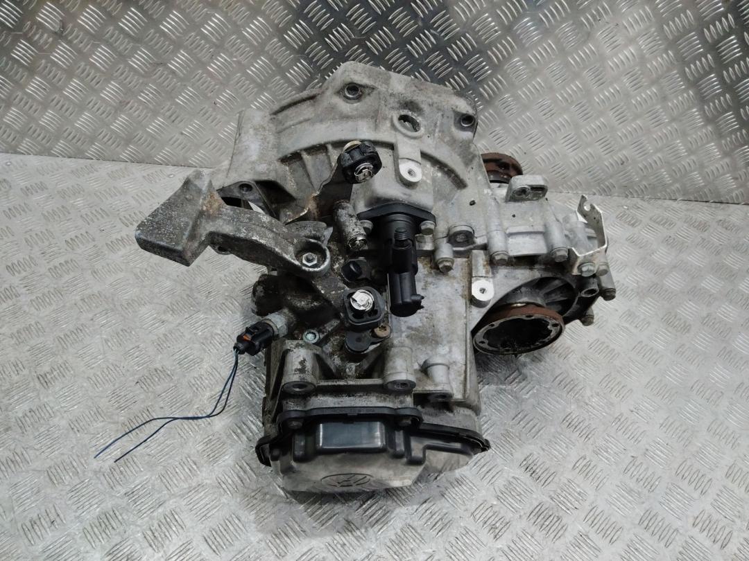 КПП механическая (МКПП) Volkswagen Passat B6 2006, 1.9 л., BKC, дизель, МКПП, GQQ - фото №1