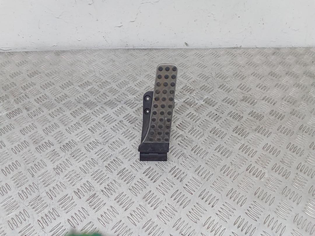 педаль Mercedes-Benz GLC Coupe C253 2018, A2533000104 - фото №1