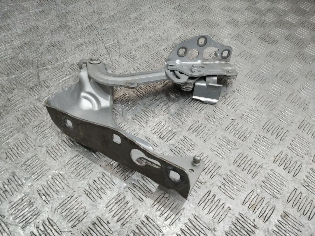 петля капота левая Mercedes-Benz GLC Coupe C253 2018, A2538800128 - фото №1