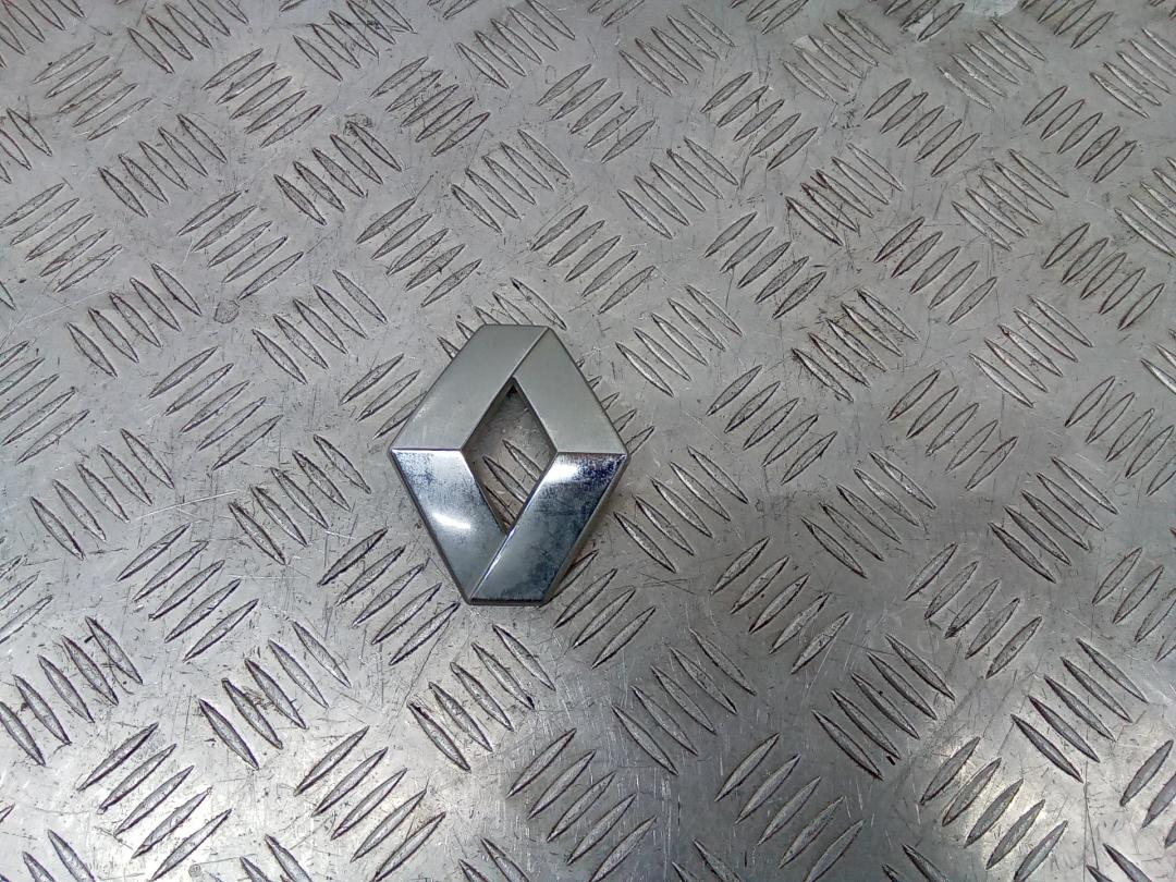 эмблема Renault Modus 2 поколение 2008, 8200670323 - фото №1