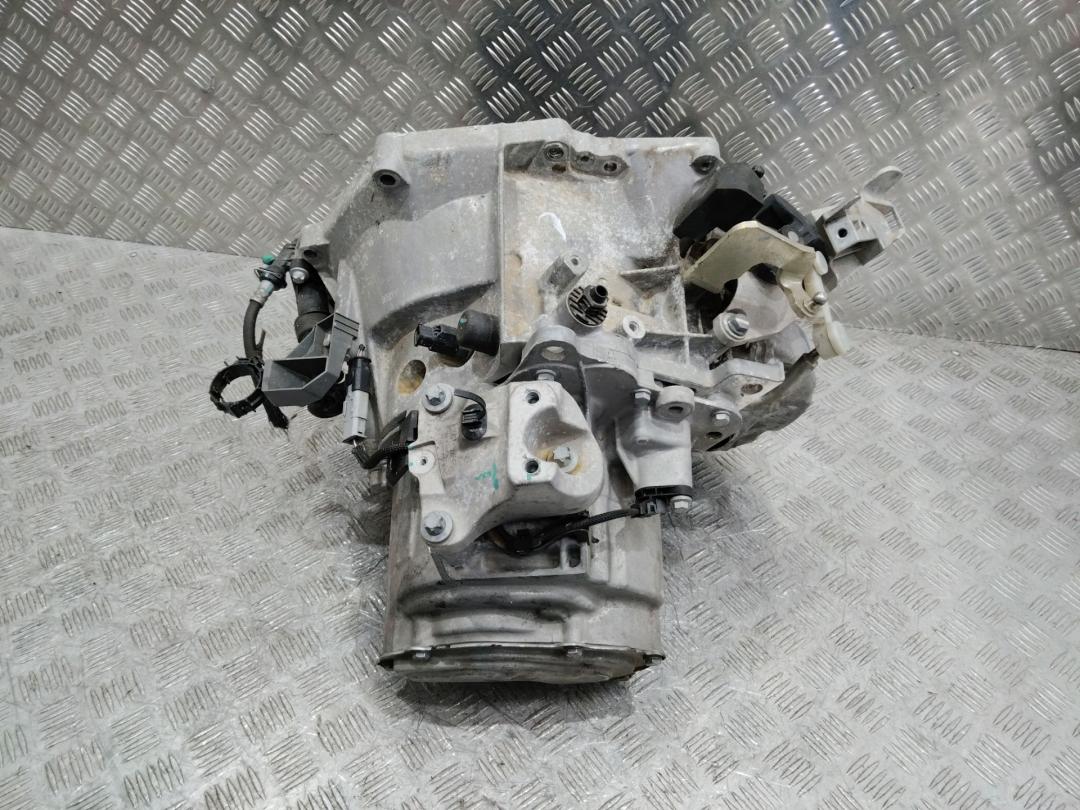 КПП механическая (МКПП) Peugeot 208 2 поколение 2020, 1.2 л., бензин, МКПП, 20V256 - фото №1