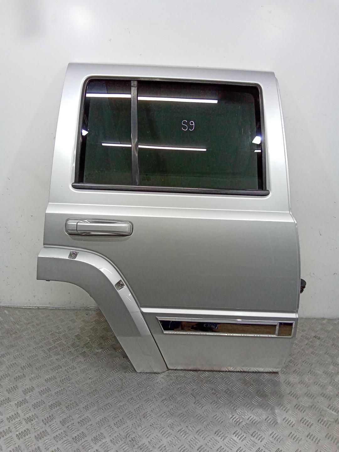 дверь задняя правая Jeep Commander 1 поколение 2006, 3.0 л., дизель - фото №1