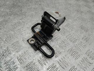 петля двери Volkswagen Touareg 1 поколение 2004, 7L0833412