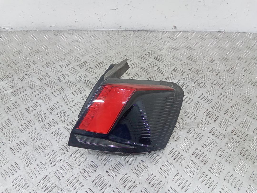 фонарь задний правый Peugeot 3008 2 поколение 2018, 9810477080 - фото №1