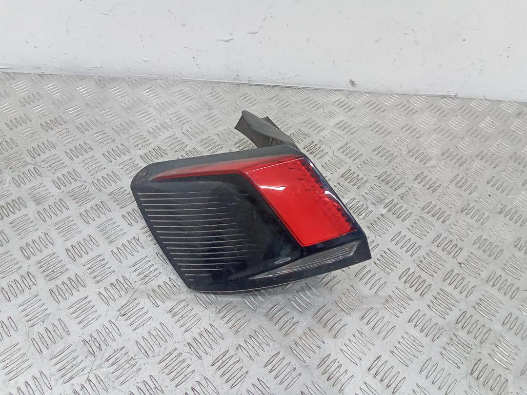 фонарь задний левый Peugeot 3008 2 поколение 2017, 9810477180 - фото №1