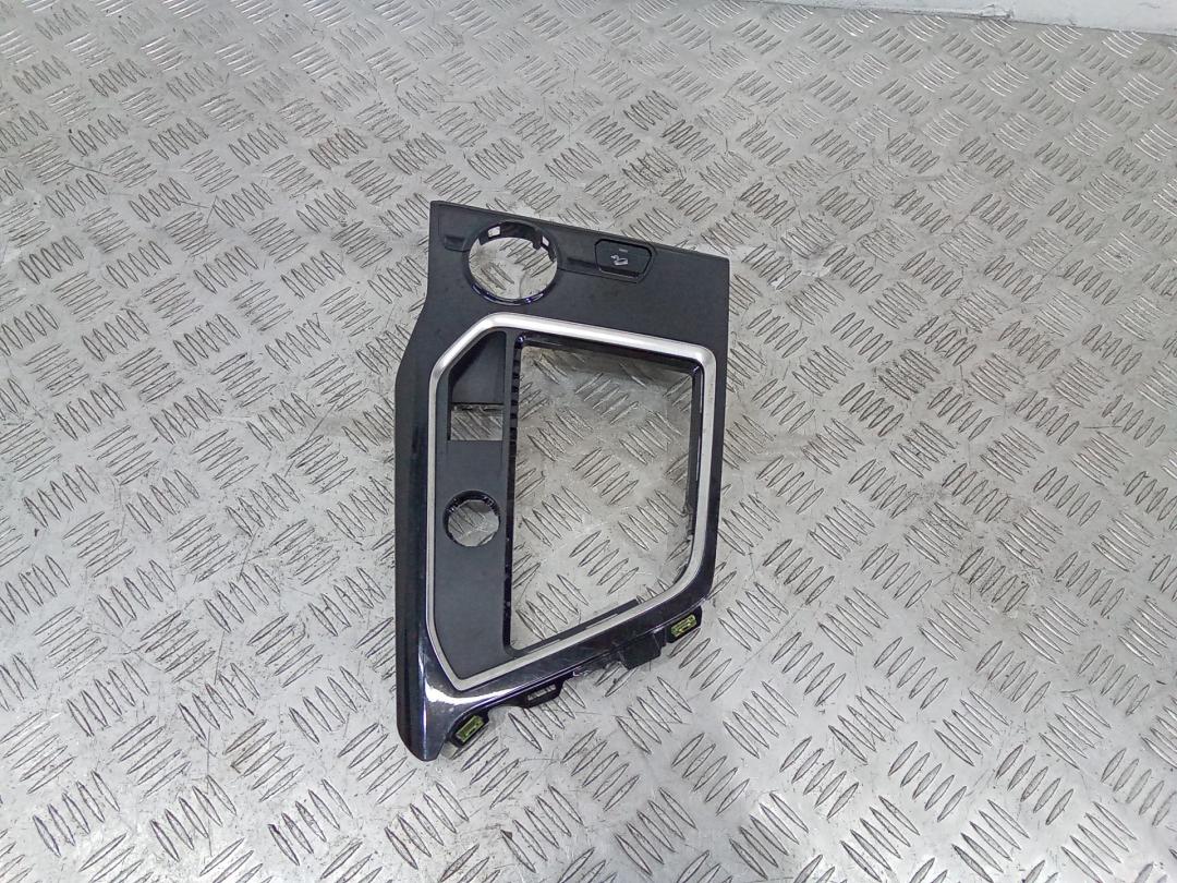 Декоративная накладка центральной консоли Peugeot 3008 2 поколение 2017, 9810274077 - фото №1