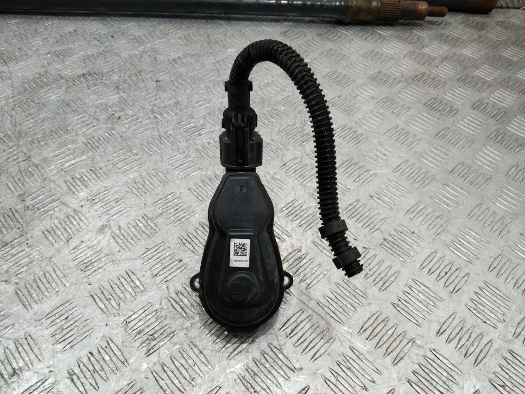 электроручник Renault Megane 4 поколение 2018, 32338814, 440102370R - фото №1