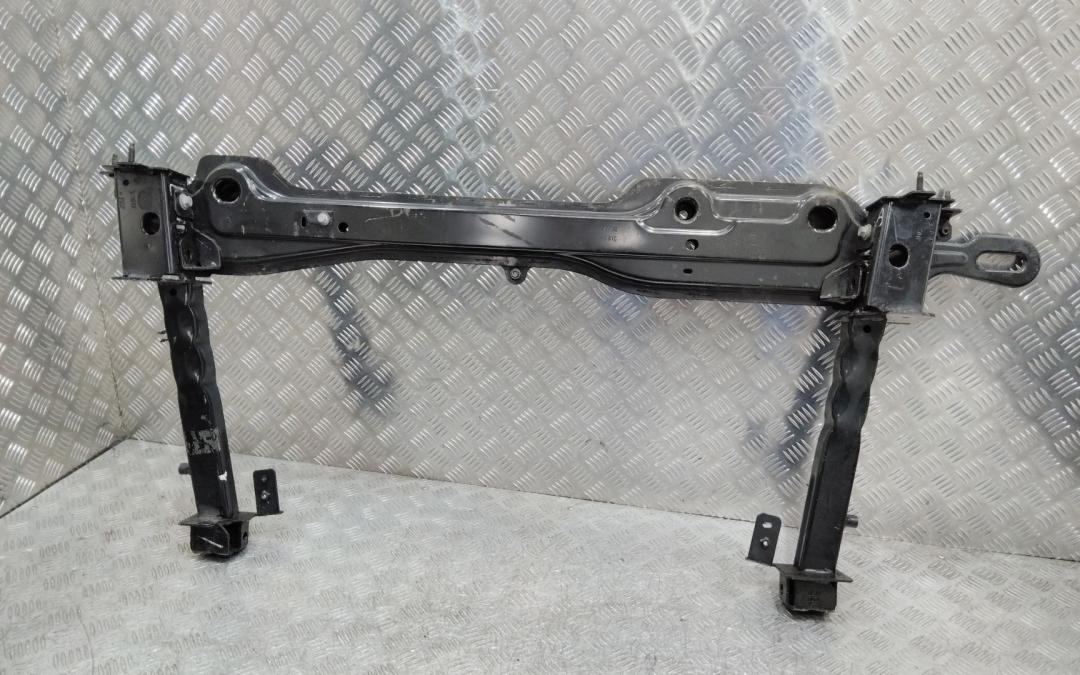 балка под радиатор Renault Megane 4 поколение 2018 - фото №1