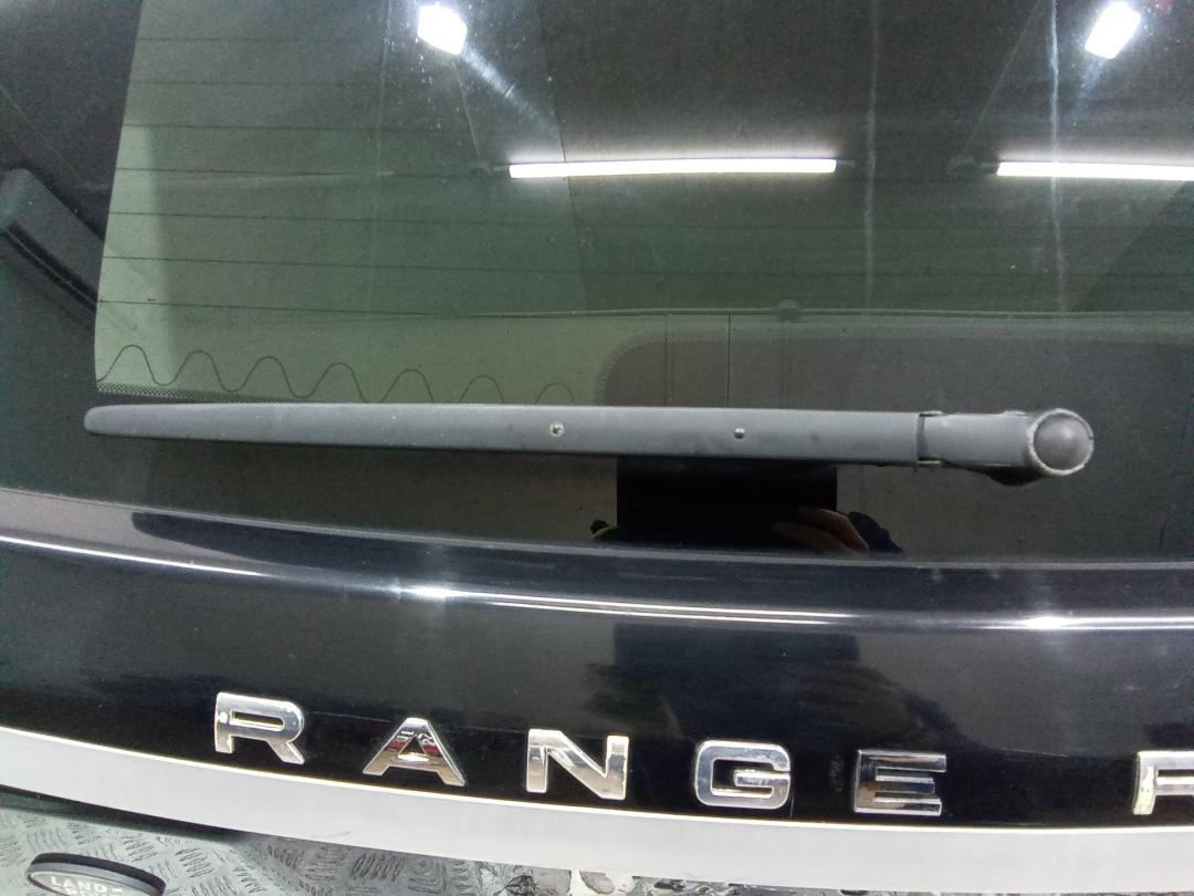 щеткодержатель задний Land Rover Range Rover Sport 1 поколение 2006 - фото №1