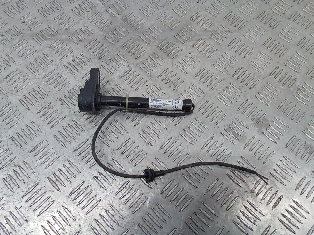 пиропатрон петли капота Mercedes-Benz E-Класс W213/S213/C238/A238 2017, седан, A2139062201 - фото №1