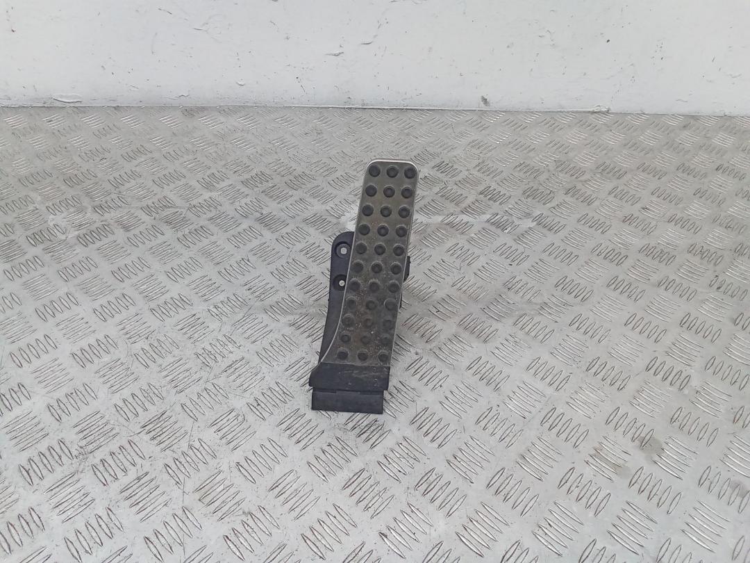 педаль Mercedes-Benz GLC Coupe C253 2018, A2533000104 - фото №1