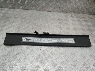 накладка на порог внутренняя Ford Mustang 6 поколение 2015, FR3B6313222