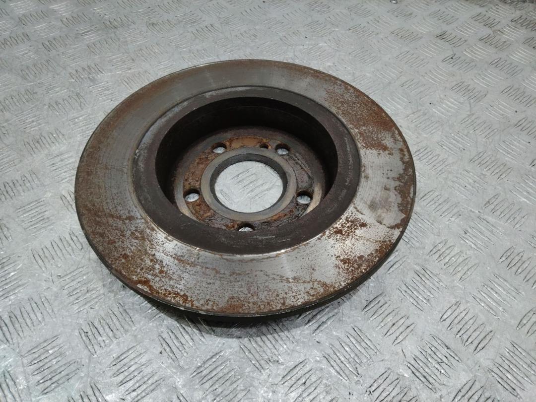 диск тормозной задний Mercedes-Benz A-Класс W176 2013, 2.0 л., бензин - фото №1