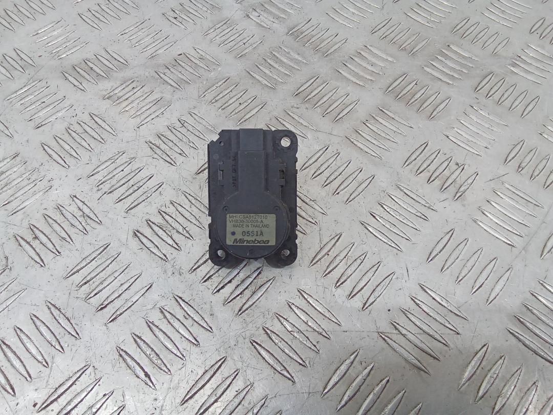 моторчик заслонки печки Mitsubishi ASX 1 поколение 2010, CSA512T010 - фото №1