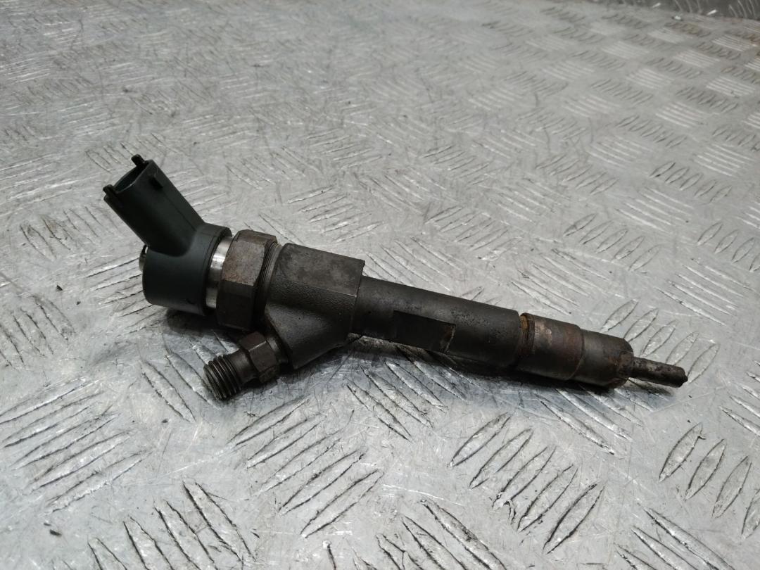 форсунка Renault Scenic 2 поколение 2003, 1.9 л., дизель, МКПП, 7700111014, 0445110021 - фото №1