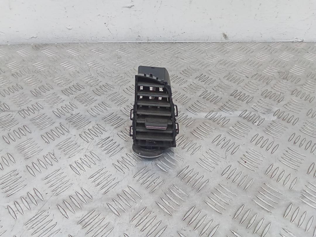 дефлектор обдува салона Renault Megane 4 поколение 2018, 687501810R - фото №1