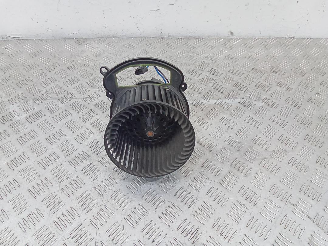 моторчик печки Renault Megane 4 поколение 2018, T69963A - фото №1