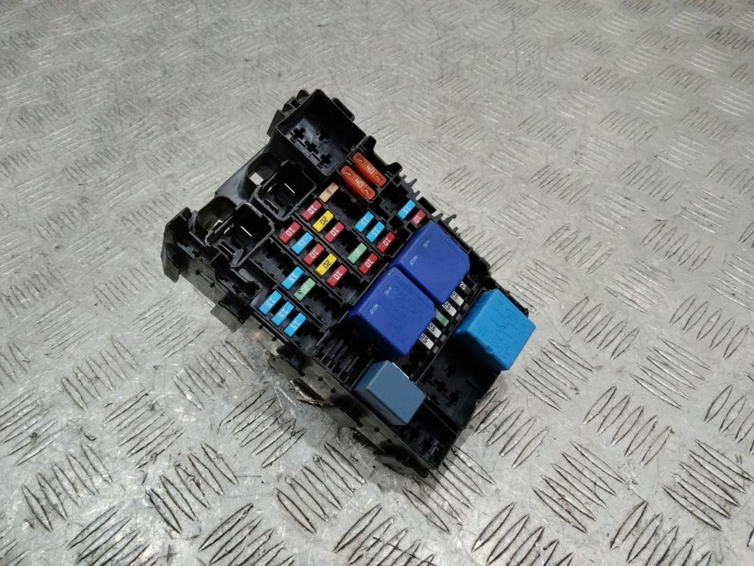 блок предохранителей Renault Megane 4 поколение 2016, 243800453R - фото №1