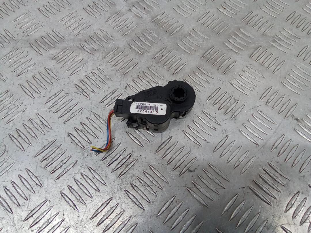 моторчик заслонки печки Renault Megane 4 поколение 2018, T37221BA, 2704181D - фото №1