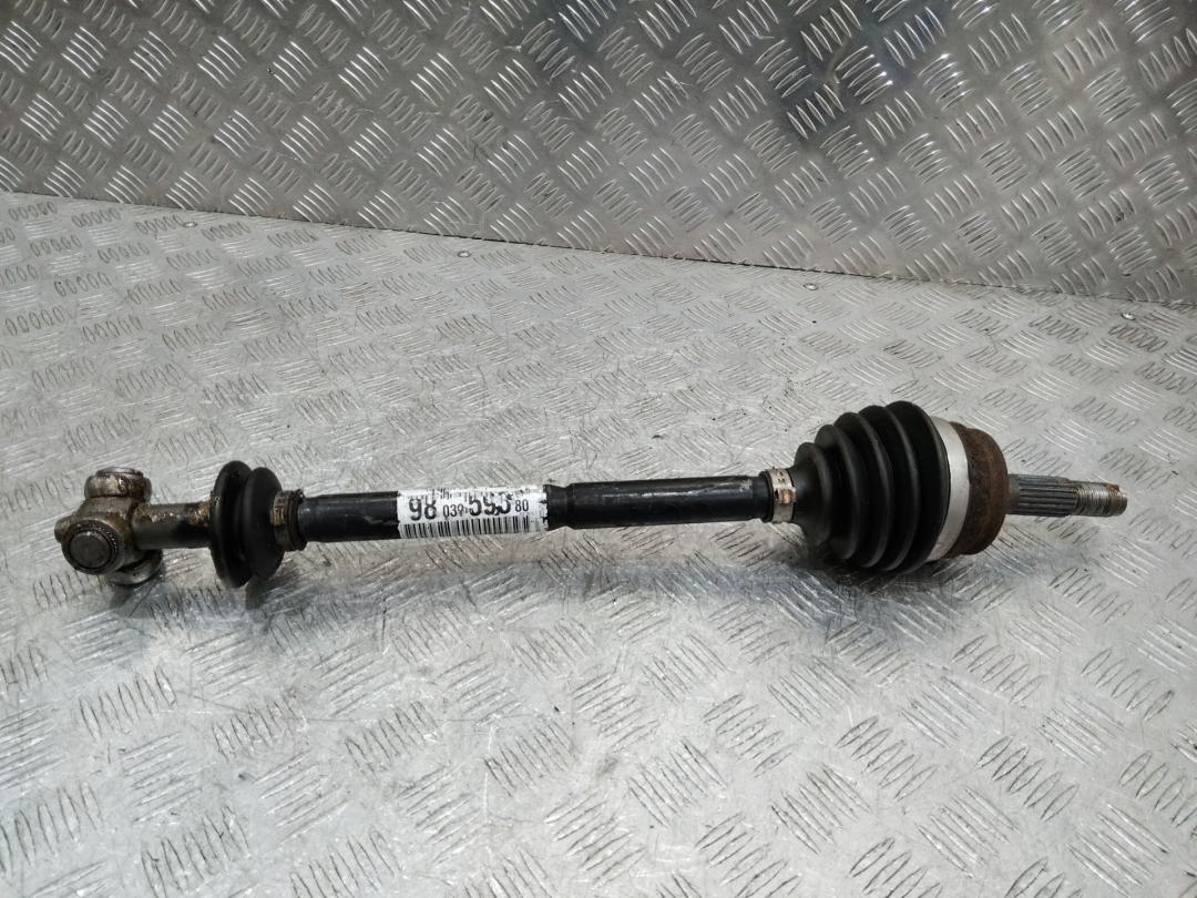 полуось передняя левая (приводной вал, ШРУС) Peugeot 208 1 поколение 2014, 9803959580 - фото №1