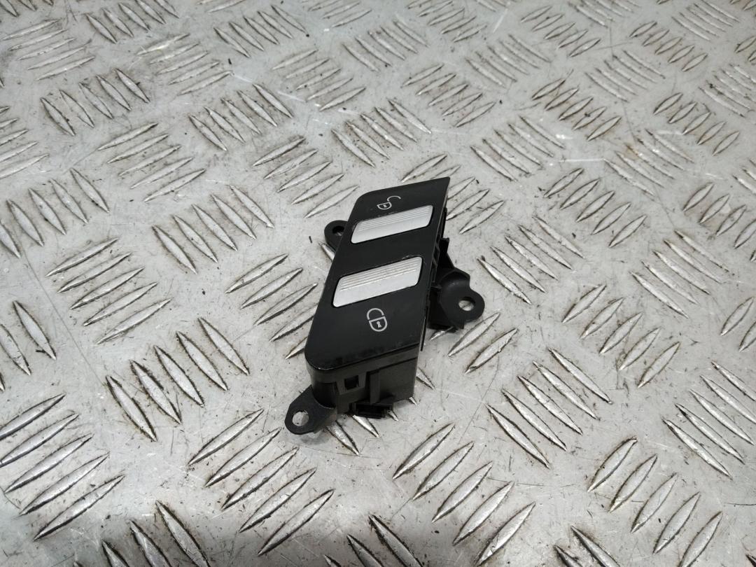 кнопка центрального замка Mercedes-Benz S-Класс W221 2007, A2218213151 - фото №1