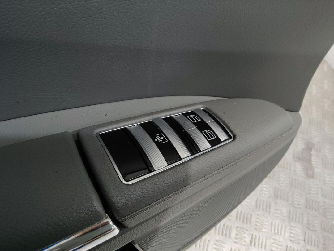 кнопка стеклоподъемника двери задней левой Mercedes-Benz S-Класс W221 2007, седан - фото №1