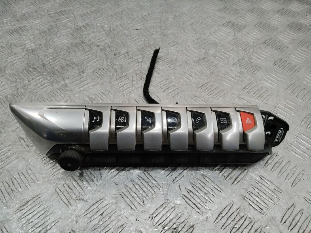 блок управления печки / климат-контроля Peugeot 3008 2 поколение 2017, 98249154DX - фото №1