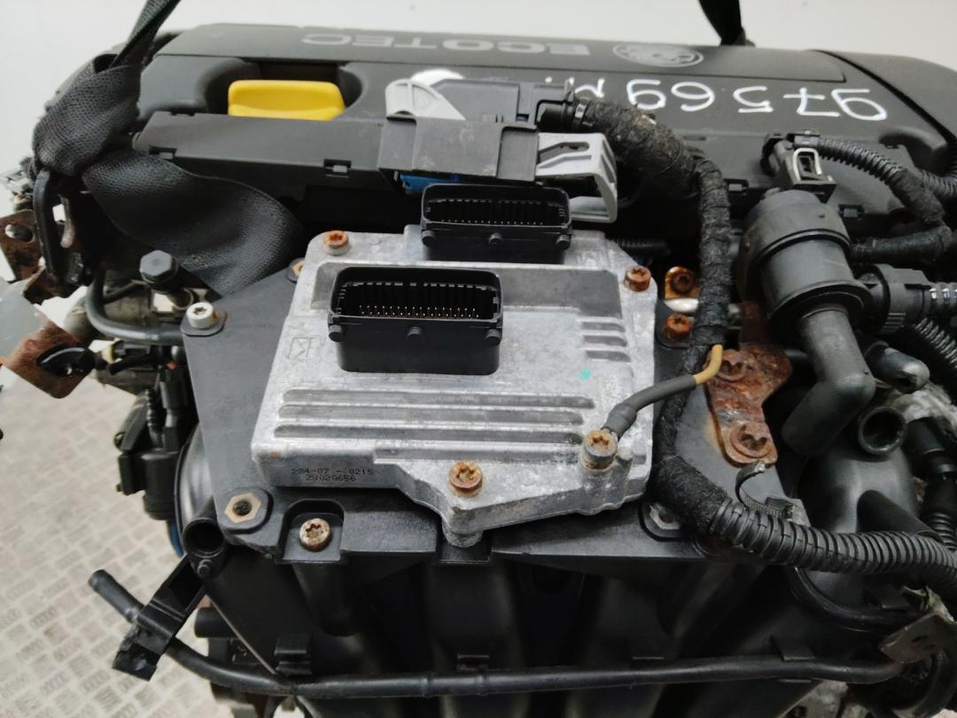 блок управления двигателем (в двигателе) Opel Zafira 2 поколение (B) 2007, 1.6 л., Z 16 XE1, бензин, МКПП - фото №1