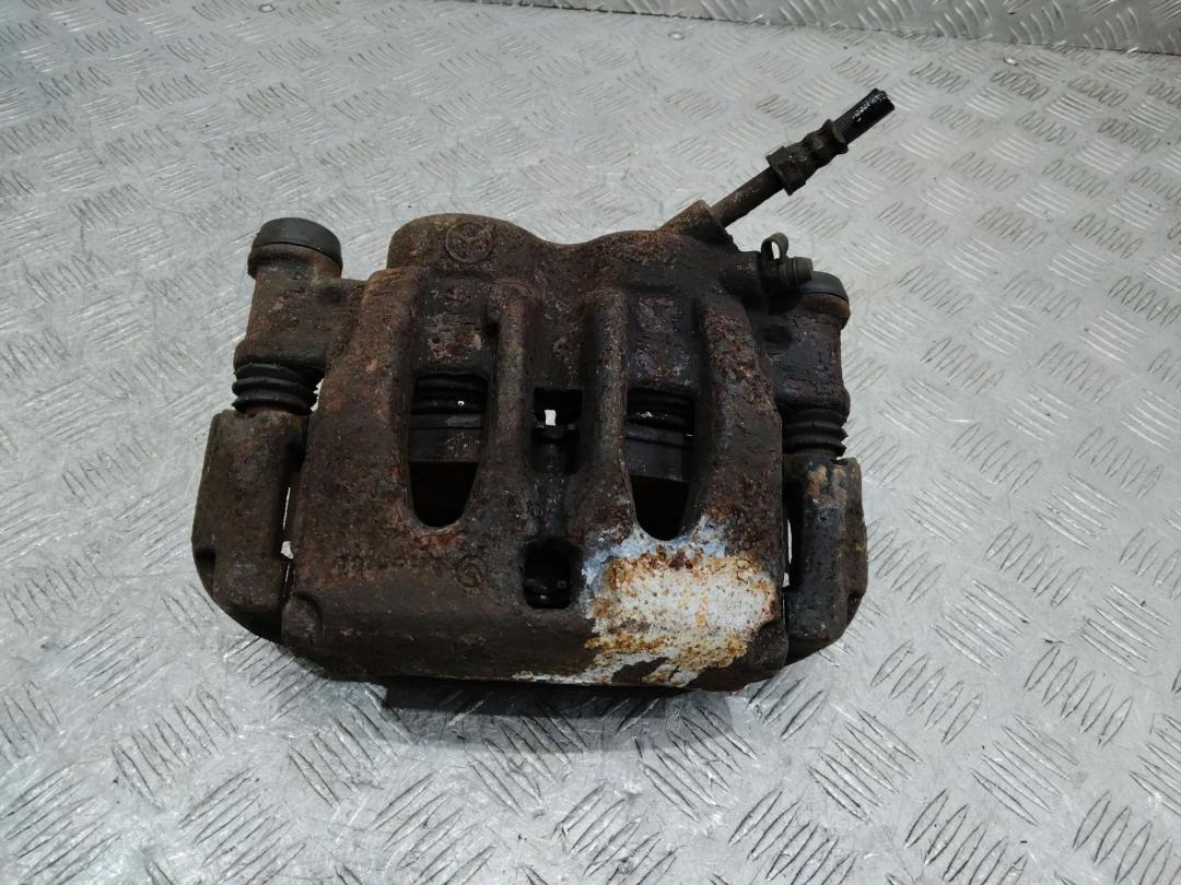 суппорт передний правый Mercedes-Benz Sprinter 2 поколение (W906) 2010 - фото №1