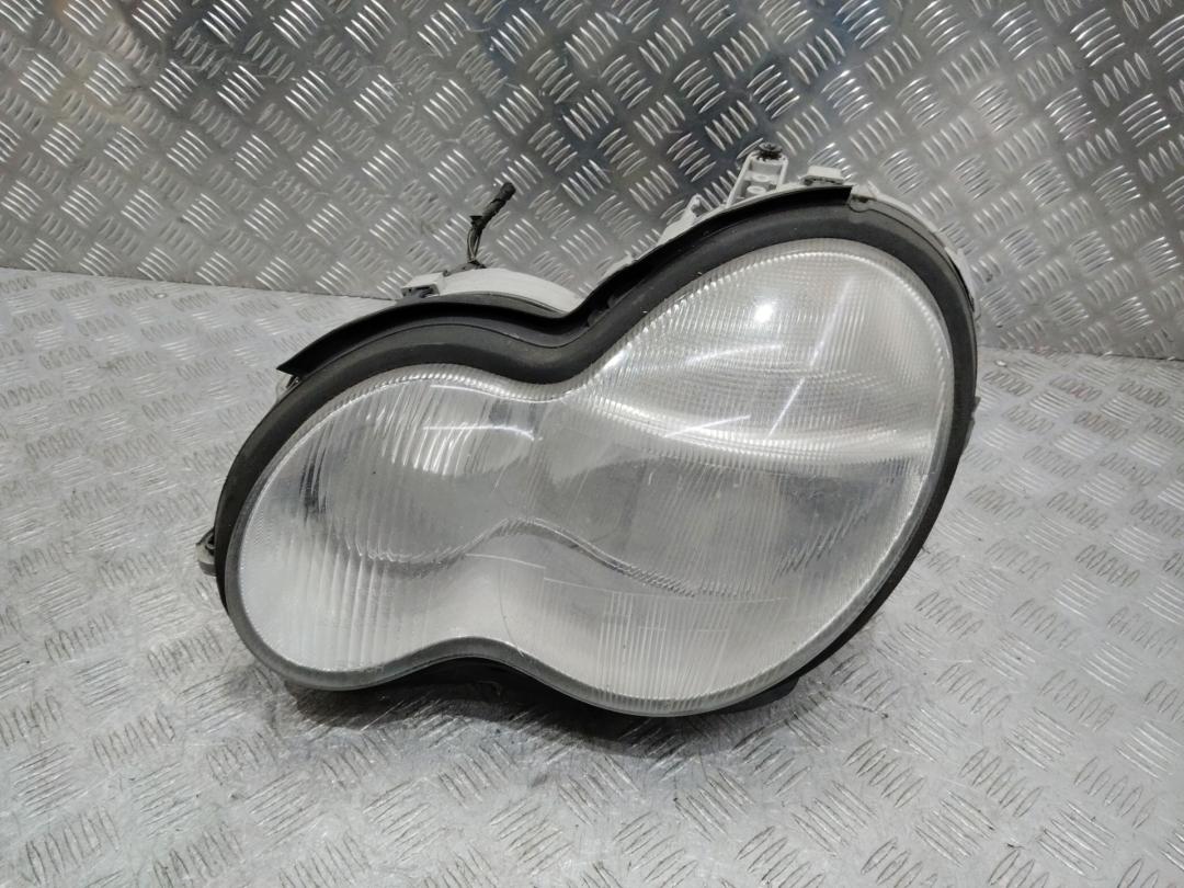 фара левая Mercedes-Benz C-Класс W203/S203/CL203 2003, A2038200161 - фото №1