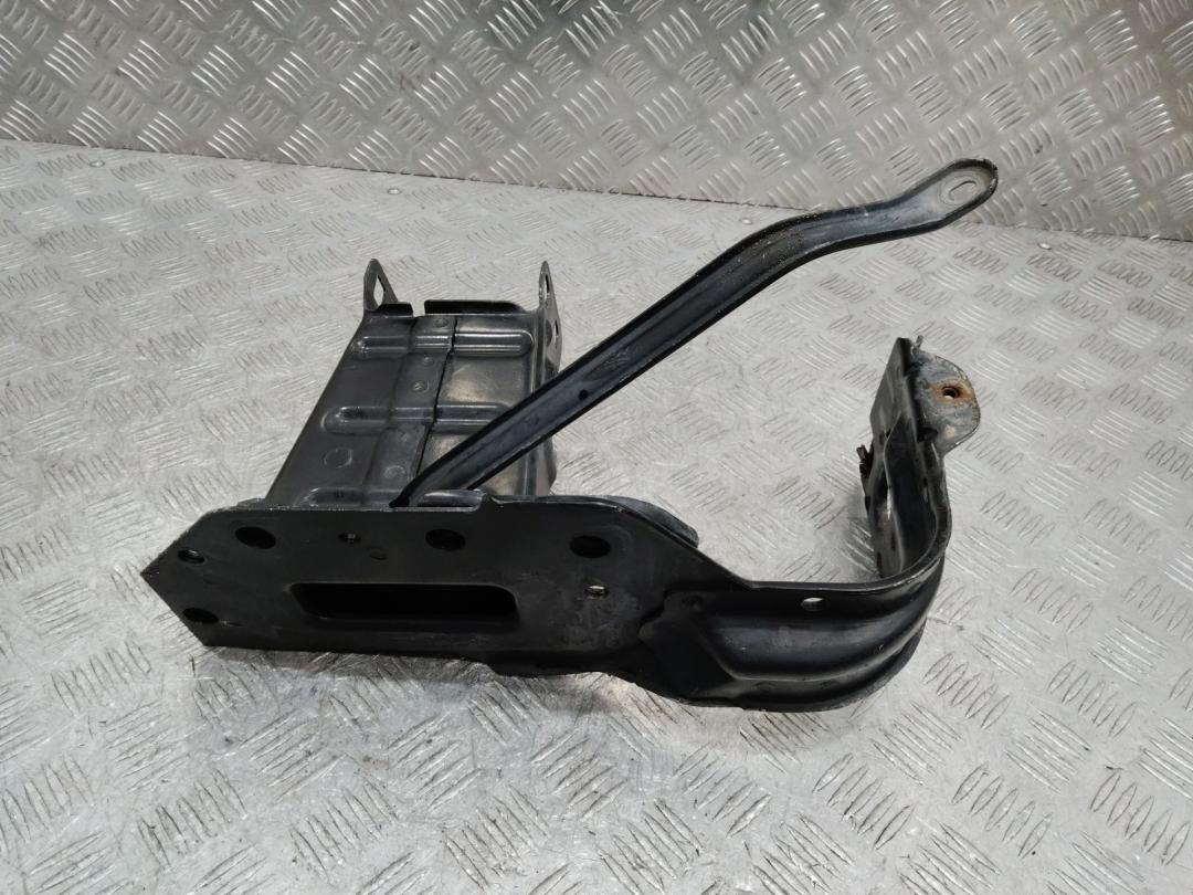 кронштейн переднего бампера Mercedes-Benz C-Класс W203/S203/CL203 2003 - фото №1