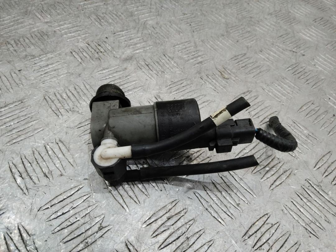 насос (моторчик) омывателя стекла Nissan Qashqai 1 поколение 2007, 28920BU010 - фото №1