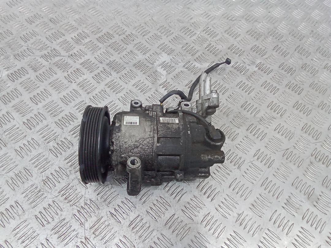 компрессор кондиционера Renault Megane 3 поколение 2010, 1.5 л., K9K H 834, дизель, МКПП, 8200939386 - фото №1