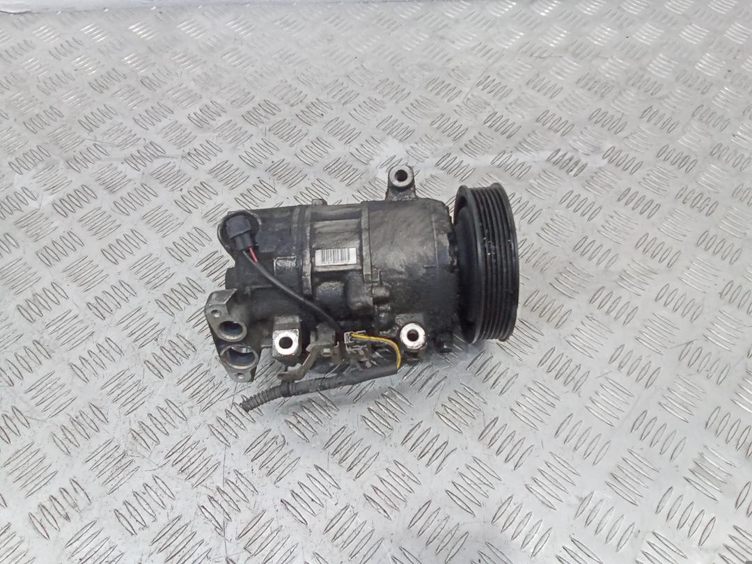компрессор кондиционера Renault Megane 3 поколение 2009, 1.5 л., дизель, МКПП, 8200939386 - фото №1