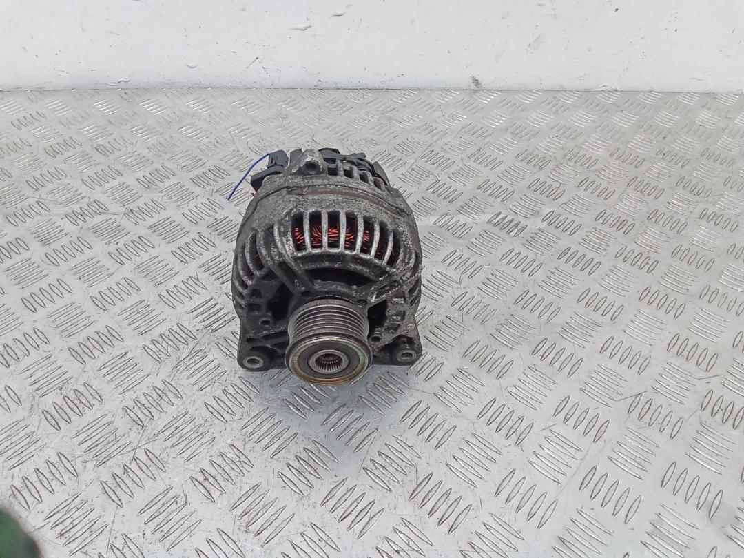 генератор Renault Megane 2 поколение 2005, 1.5 л., дизель, МКПП, 8200390667 - фото №1