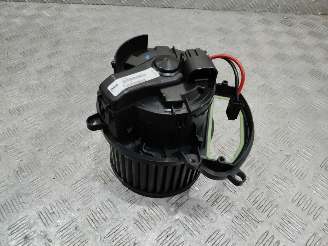 моторчик печки Renault Kadjar 1 поколение 2016, T911738 - фото №1