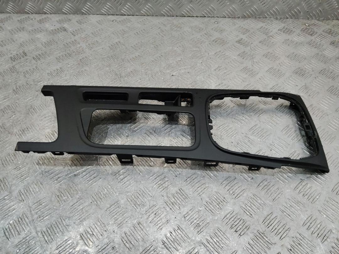 Декоративная накладка центральной консоли Renault Megane 4 поколение 2019, 3347001 - фото №1