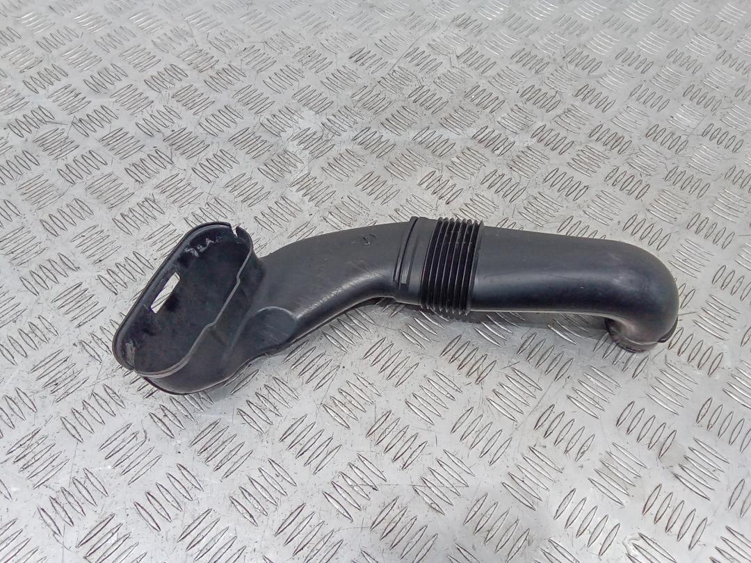 патрубок воздушного фильтра Ford Fiesta 6 поколение 2011, N04039C162 - фото №1